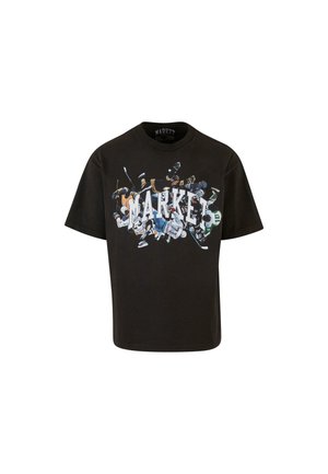 Sort bomuld t-shirt med et farverigt grafisk design af hockeyspillere og ordet "MARKET" i fede hvide bogstaver på forsiden.