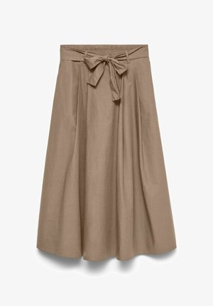 Béžová áčková sukňa po kolená s vysokým pásom a previazaným textilným opaskom vpredu, vyrobená z ľahkého materiálu.