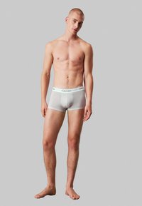 Calvin Klein Underwear - LOW RISE TRUNK ICON 3 PACK - Gaćice - black/snow heather/buff pink Minijatura 1