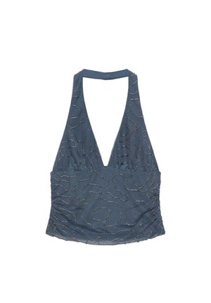 Modrý halter top s hlbokým výstrihom do V, ozdobený abstraktnými striebornými vzormi z korálikov a zošitými stranami.