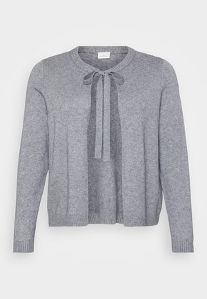 Szary, dziany kardigan z okrągłym dekoltem, z przodu z wiązaniem i prążkowanymi mankietami oraz dołem. Miękka tekstura i otwarty przód.