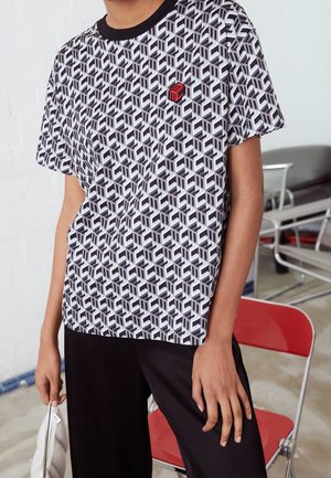 T-shirt z nadrukiem