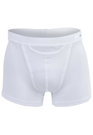 Weiße Baumwoll-Boxershorts mit glatter Textur, elastischem Bund und einem unterstützenden Vorderbereich. Schlichtes, klassisches Design ohne Muster.
