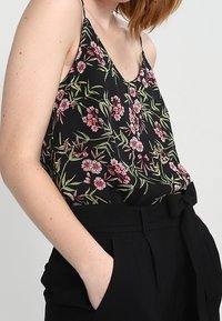 Vero Moda Linne - black