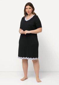 Ulla Popken POLKA DOT SHORT SLEEVE V-NECK  - Camisón - black