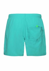 Tirkizne kupaće gaće s elastičnom trakicom u struku, stražnjim džepom i malim detaljem petlje. Glatka tekstura, dužina do koljena, ležeran dizajn.