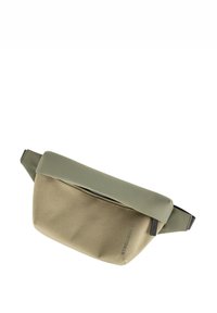 Marsupio color kaki con parte superiore liscia e impermeabile e sezione inferiore testurizzata; dispone di cinturino regolabile e dettaglio logo sul lato.