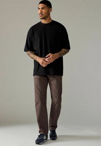 Next VINTAGE - REGULAR FIT - Džínsy s rovným strihom - dark burgundy washed