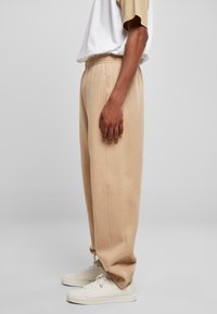 Urban Classics Jogginghose - unionbeige
