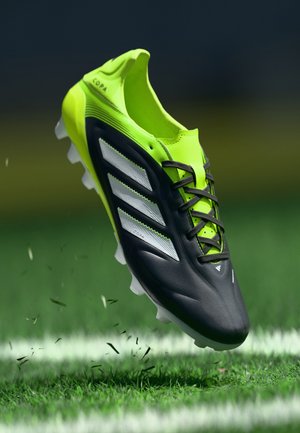 COPA PURE III LEAGUE 2G/3G AG - Scarpe da calcetto con tacchetti - core black/footwear white/lucid lemon