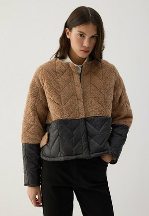 Touché Privé, PLUSH QUILTED SHORT JACKET - Veste d'hiver - beige