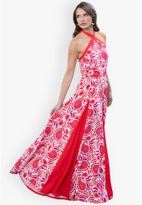 HotSquash HALTER NECK WITH CONTRAST PANELS - Maxi šaty - red white paisley swirl
