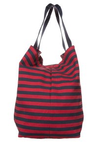 Bolso de mano a rayas en rojo y marino. Hecho de tela resistente con dos asas para el hombro. Estructura suave y flexible con una apertura amplia y sin cierre visible.