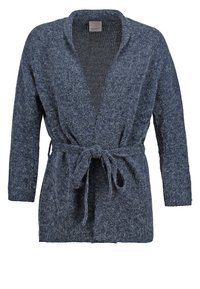 Marinblå cardigan i ett mjukt, strukturerat tyg med knytband i midjan och öppen front. Har långa ärmar och en avslappnad silhuett.