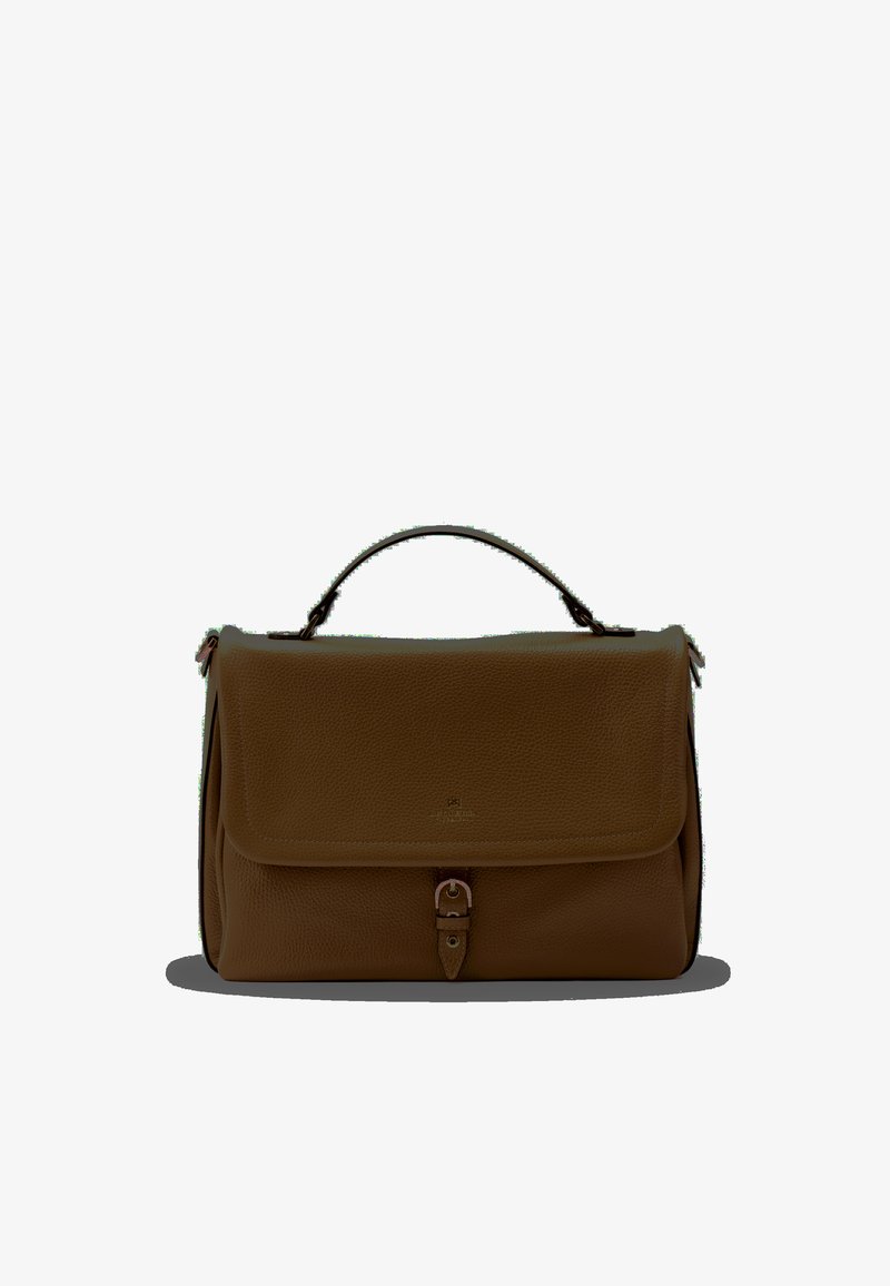 Sac à main en cuir marron avec poignée supérieure, rabat avant et fermeture à boucle, présenté sur fond blanc.