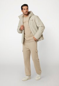 Guess REGULAR - Giacca invernale - beige