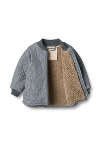 Geacă matlasată pentru copii cu exterior albastru cu dungi și căptușeală moale de fleece bej. Dispune de manșete striate și guler rotund.