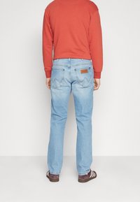 Wrangler Jeans straight leg - stone blue denim