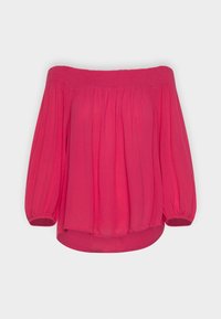 Blusa off-the-shoulder di un vivace rosa, con scollatura elastica, maniche lunghe e voluminose, e orlo posteriore leggermente più lungo per una vestibilità comoda.
