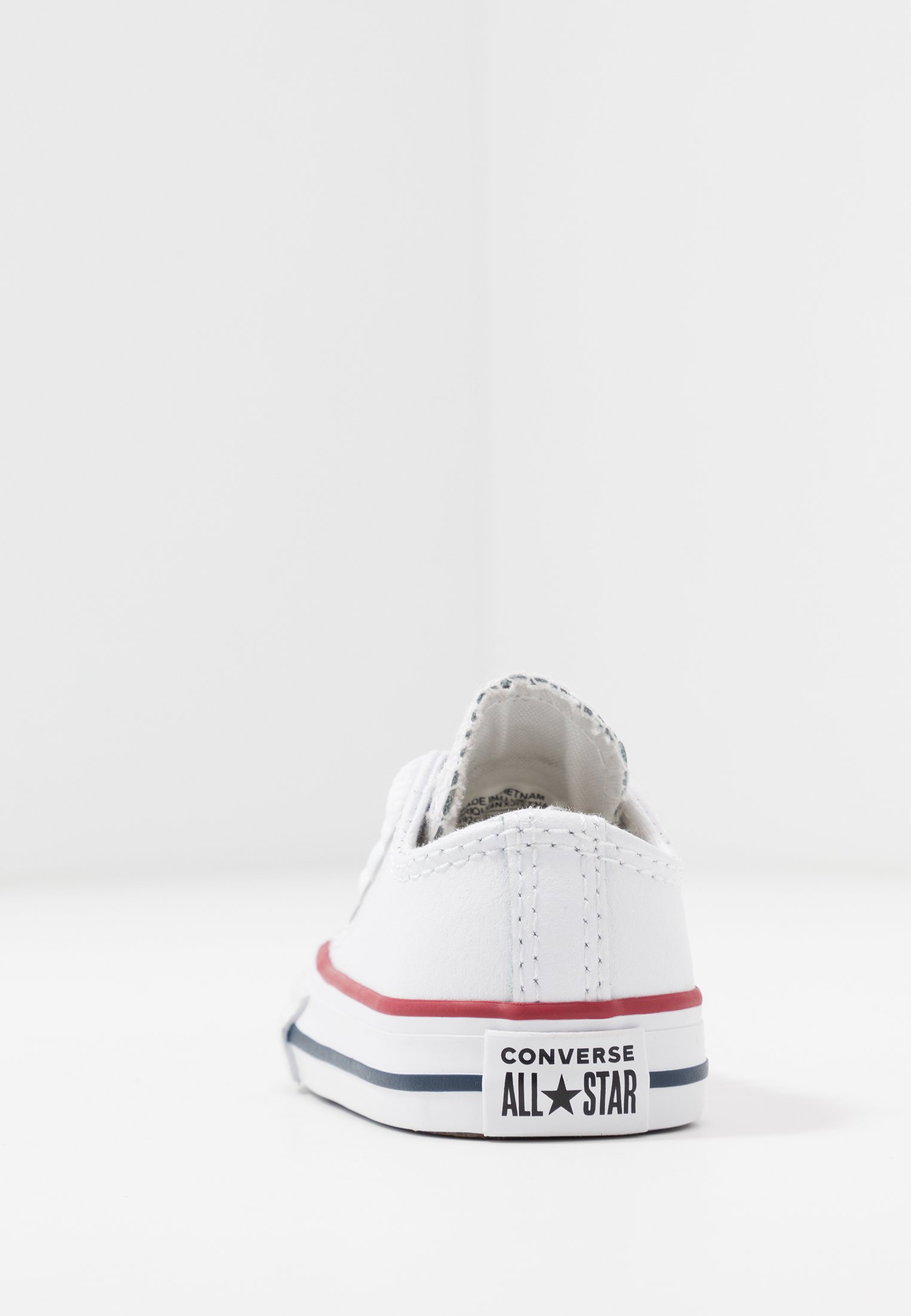 converse white garnet