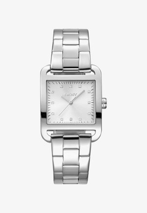 Silberne DKNY-Uhr mit rechteckigem Gehäuse, strukturiertem weißen Zifferblatt, acht Diamant-Stundenmarkierungen und einem metallischen Gliederarmband.