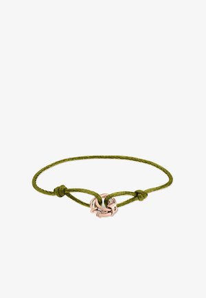 Grünes geflochtenes Armband mit einem zentralen Ring aus Roségold-Metall mit einem ineinandergreifenden Verschlussdesign.