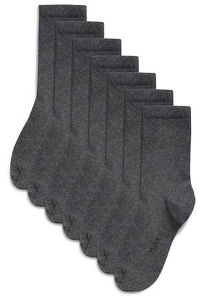 Set aus acht dunkelgrauen Socken aus strukturiertem Stoff, mit geripptem Bündchen und verstärkter Spitze und Ferse für zusätzliche Haltbarkeit.