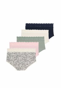 Vijf paren vrouwenondergoed in verschillende kleuren: rozenkleurig, crème, groen, marineblauw en met bloemmotieven; kantafwerking op de taillebanden.