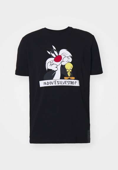 Black cotton t-shirt featuring a graphic print of Sylvester and Tweety with a dialogue bubble, casual fit and short sleeves.