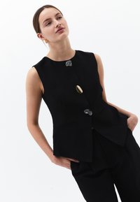 OXXO BLENDED BUTTON DETAILED - Smanicato - black