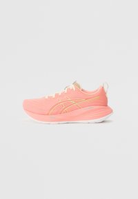 ASICS - GEL CUMULUS 27 - Zapatillas running asfalto - guava/lime green Imagen en miniatura 1