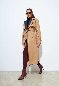 Cesare Gaspari Botine cu toc - bordo