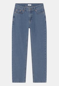 Lysblå denim jeans med en afslappet lige pasform, fem lommer og knappelukning. Har orange syninger og minimal falmning.