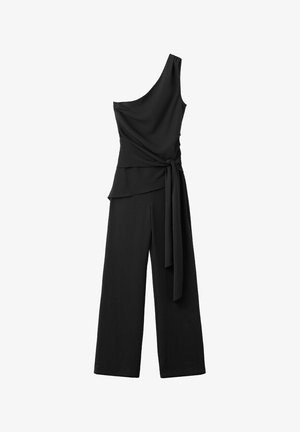 Mono negro de un hombro con piernas anchas y un cinturón largo de tela atado a la cintura, mostrado sobre un fondo blanco.