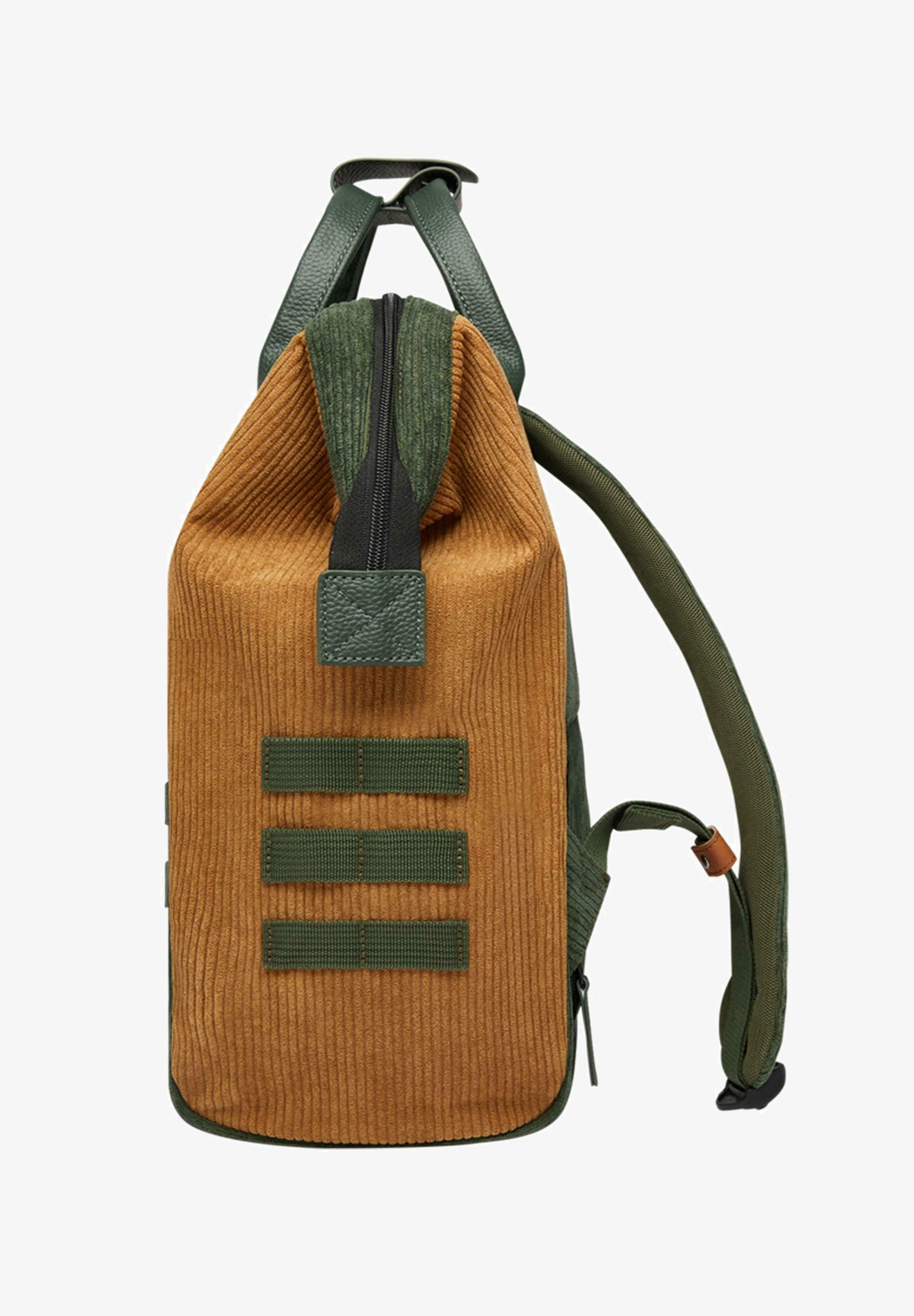 Cabaia Adventurer Medium Leon Zaino Verde 23L - Con 2 Tasche Anteriori Intercambiabili, Scomparto Laptop, Sostenibile