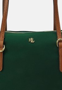 Lauren Ralph Lauren NYLON MEDIUM KEATON TOTE BAG - Shoppingväska - season green