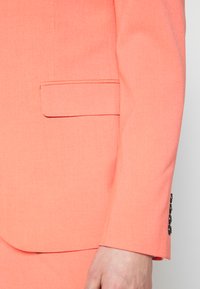 Lindbergh PLAIN MENS SUIT - Κοστούμι - hot coral