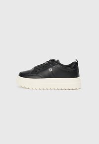 LYSSA - Matalavartiset tennarit - black
