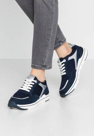 Trainers - navy