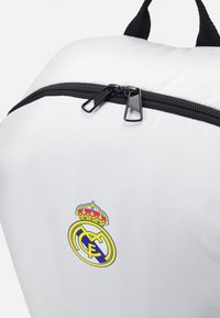 Thumbnail Image 5