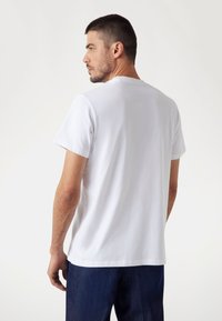 Thumbnail Image 3