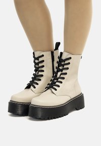 mtng Botines con plataforma - beige
