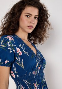 Apricot WATERCOLOUR FLORAL  - Maxikleid - navy