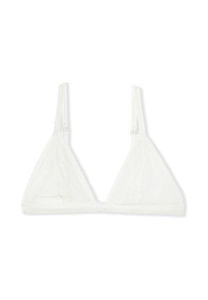 Soutien-gorge triangle en dentelle blanche avec bretelles réglables, bande douce et délicate volants le long des bords. Doté d'un nœud central à l'avant.