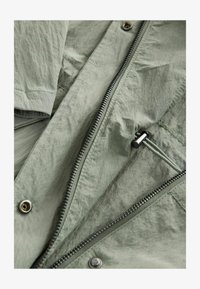 Atlasīts, sage green