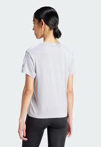 adidas Performance AEROREADY TRAIN ESSENTIALS  - Camiseta deportiva - glory grey