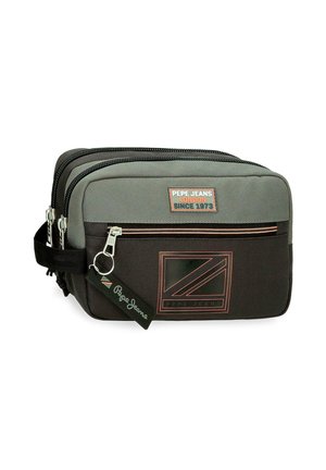 Pequeño neceser Pepe Jeans con doble cremallera, de tela gris y negra, con bolsillo frontal con cremallera y etiqueta de llavero.