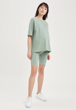 Shorts - green