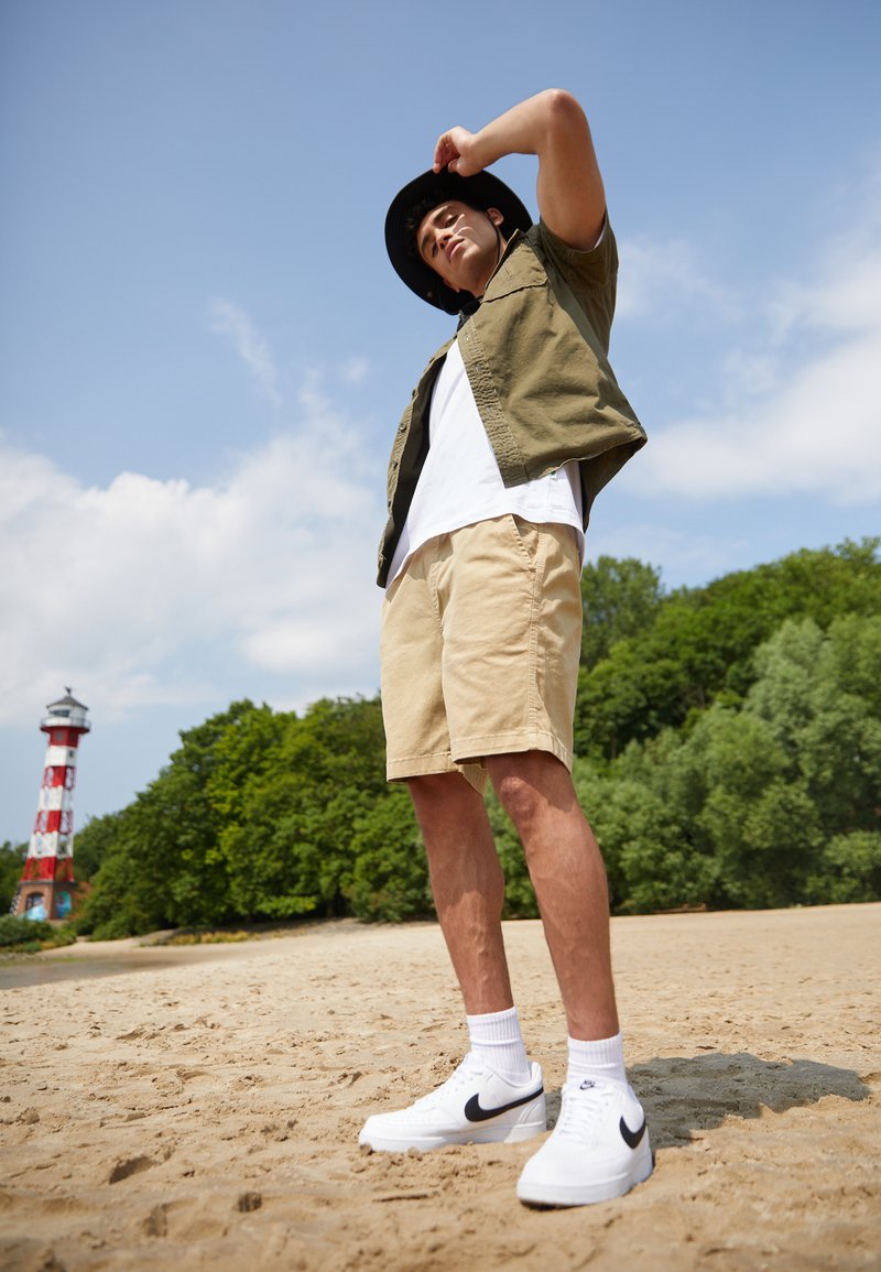 Urban Classics - Tracksuit bottoms - sand, Enlarge
