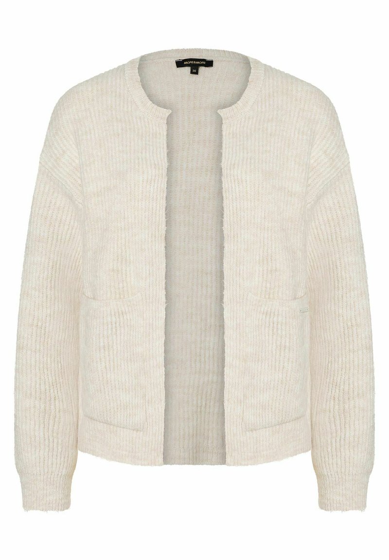 Hellbeige Strickjacke mit strukturiertem Rippenmuster, offener Front, langen Ärmeln und zwei Fronttaschen. Keine Verschlüsse sind sichtbar.